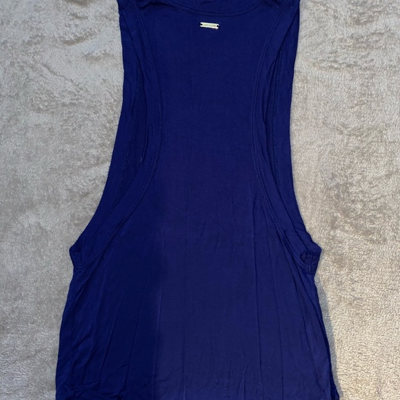 sleeveless workout top - Picture 2 of 2